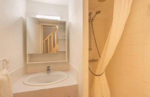 Carnac Apartment | Carnac: Duplex 2 pièces, 28m², près plage, parking, accepte animaux - FR-1-477-116
