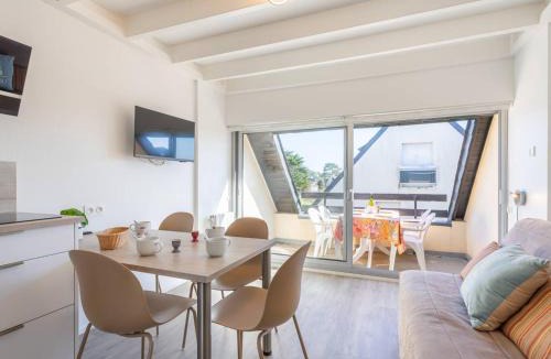 Carnac Apartment | Carnac: Duplex 2 pièces, 28m², près plage, parking, accepte animaux - FR-1-477-116