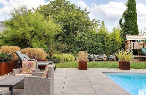 Messas House | Casa 103, cottage with shared pool