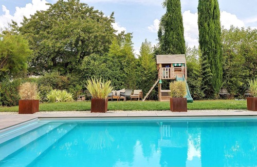 Messas House | Casa 103, cottage with shared pool