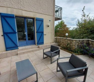 Prunay-sur-Essonne House | Casa Azul
