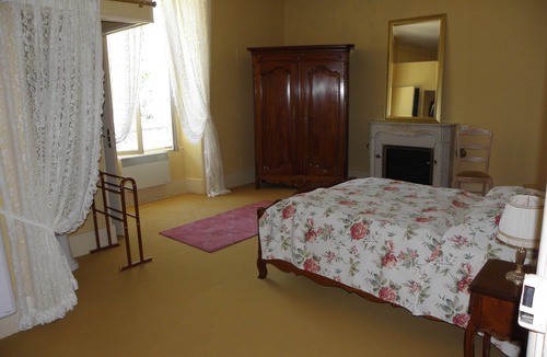 Ourouer-les-Bourdelins Other | Castle (20 p.) and small house (7p), 8ha park