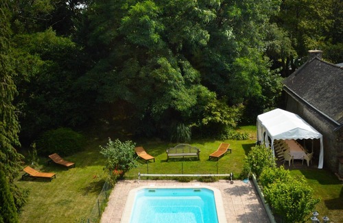 Langoelan Villa | Castle 'Gite La Renardière' with Private Pool, Private Terrace and Wi-Fi