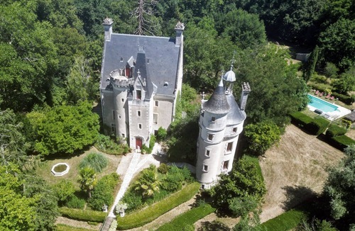 Vicq-sur-Nahon House | castle XIV century, tower XIX century separated, renovated, swimming pool, park