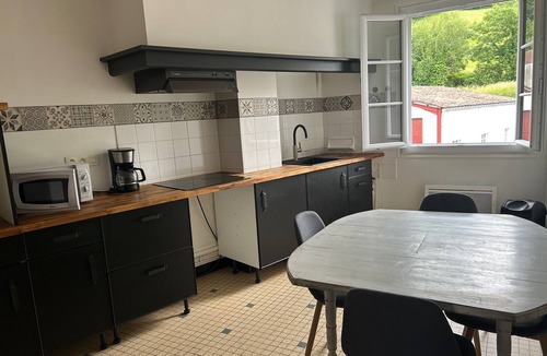 Saint-Etienne-de-Baigorry Apartment | Central 2-room apartment with balcony and nice view