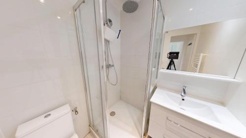 Anatole France Danton Apartment | Central Apartment 4 Bedrooms Auguste Comte