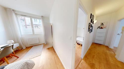 Anatole France Danton Apartment | Central Apartment 4 Bedrooms Auguste Comte
