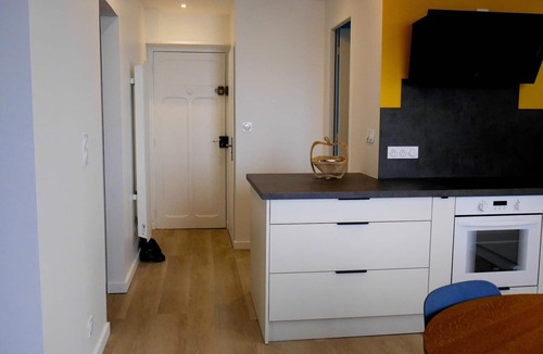 Le Palais Apartment | Central apartment with sea view terrace, pets allowed