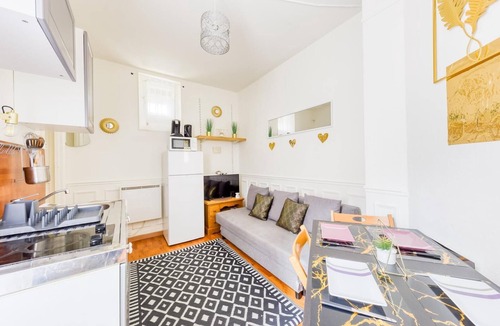 Clichy Apartment | Central Clichy 25m, 12mn from metro13