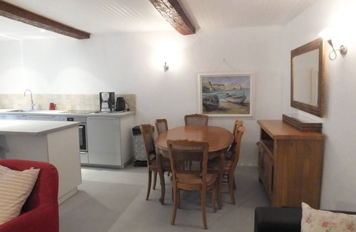 Ceret House | Ceret Centre - 3 Bedroom Town House With Sunny Roof Terrace