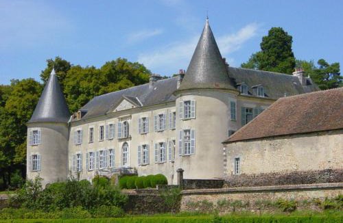 Sens-Beaujeu Bed & Breakfast | Château de Beaujeu