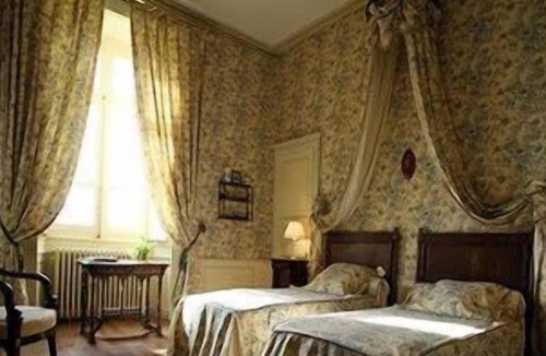 Sens-Beaujeu House | Château de Beaujeu