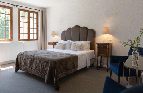 Serves-sur-Rhone Hotel | Château de Fontager