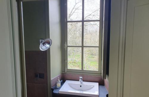 Champtoceaux Bed & Breakfast | château de La Colinière - vue sur parc