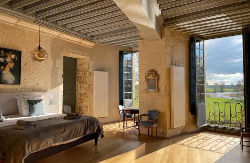 Saincaize-Meauce House | Château de Meauce, Chambre Isabeau de Sully