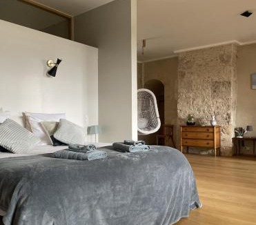 Saincaize-Meauce Bed & Breakfast | Château de Meauce, chambre Louise et Marie