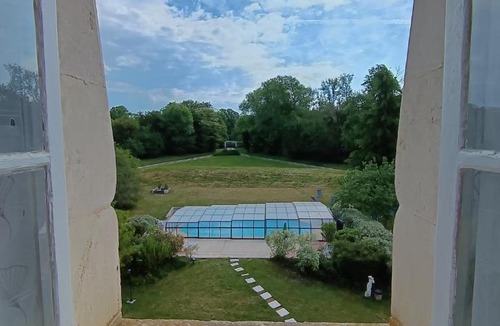 Vatan Bed & Breakfast | Château de Villechauvon