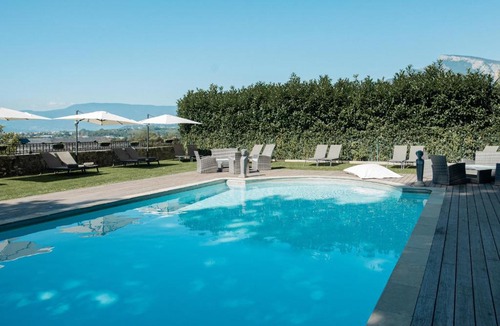Challes-les-Eaux Hotel | Château des Comtes de Challes