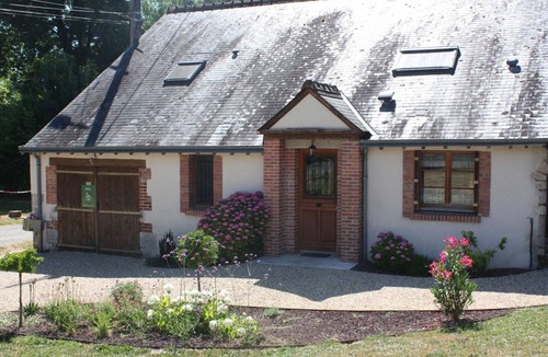 Chambon-sur-Cisse Cottage | Charming cottage near castles, garden and river