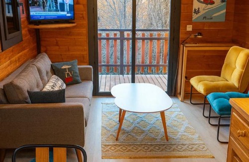 Eyne 2600 Ski Chalet | Chaguimama Snow