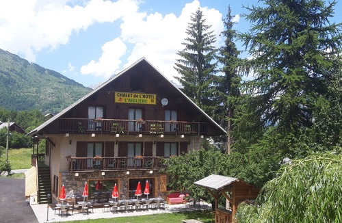 Puy-Saint-Vincent Ski Chalet | Chalet 11 ch.de 15 to 28 pers, spa, pool bath/wc balcony fireplace, private parking
