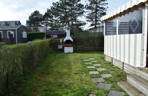 Montmartin-sur-Mer Ski Chalet | Chalet 4 persons Camping LES DAUPHINS 4* MONTMARTIN SUR MER