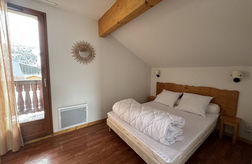 Saint-Etienne-en-Devoluy Ski Chalet | Chalet 6 Pers -piscine Chauffée- Superdevoluy