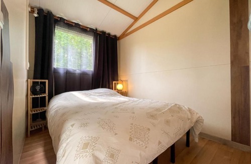 Chazemais Ski Chalet | Chalet accueillant à Chazemais – 25 m² avec piscine