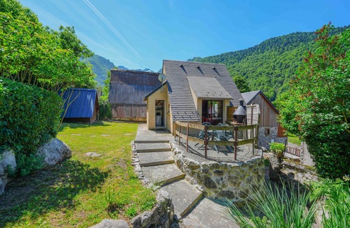 Aulus-les-Bains House | Chalet at the Foot of the Ars Waterfall – Tranquility, Nature, and Authenticity