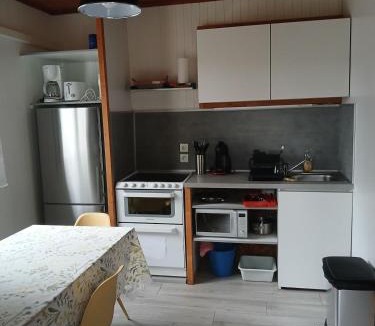 Saint-Remy-Sur-Durolle Ski Chalet | Chalet au calme climatisé et clôturé