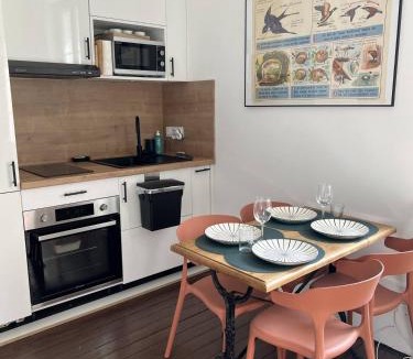 Chantilly Apartment | Chalet Aux Oiseaux - by La Boite en Plus