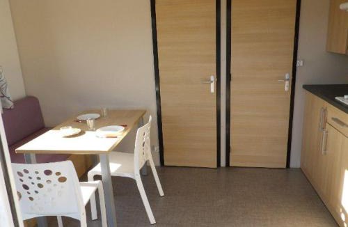 Saint-Sornin Other | Chalet avec Terrasse à Saint-Sornin pour 4 personnes - API-1-52-414