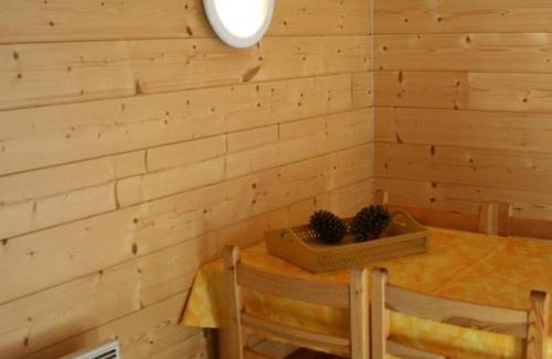 Ribes Other | Chalet avec Terrasse pour 4 personnes à Ribes - API-1-52-643