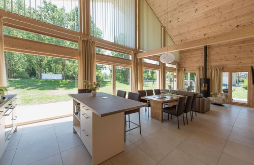 Marigny Ski Chalet | Chalet Bien-être de 100m² Avec Sauna et Balnéo - à 1km du Lac de Chalain
