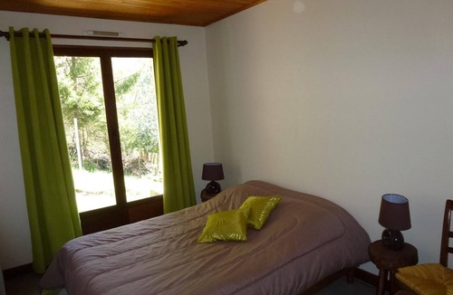 Le Freney-d'Oisans Ski Chalet | Chalet "Cert-Chevallier" with Private Garden & Wi-Fi