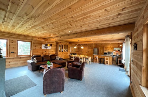 Le Chambon-sur-Lignon Ski Chalet | Chalet close to many sporting activities
