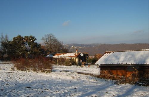 Leotoing Bed & Breakfast | Chalet de campagne LAJA only 5 min from autoroute A75