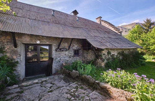 La Morte Ski Chalet | Chalet 'De L'ulmjc De Grenoble' with Mountain View and Private Garden