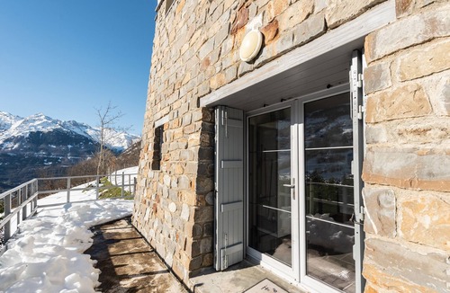 Sers Ski Chalet | Chalet "De Sers" with Mountain Views, Private Terrace and Wi-Fi