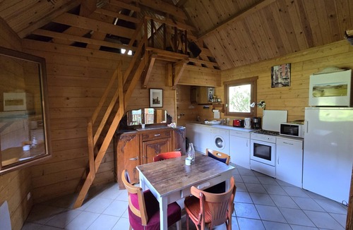 Chambon-sur-Lac Ski Chalet | CHALET EN BORD DE SOURCE A QUELQUES KILOMETRES DE LA VALLEE DE CHAUDEFOUR