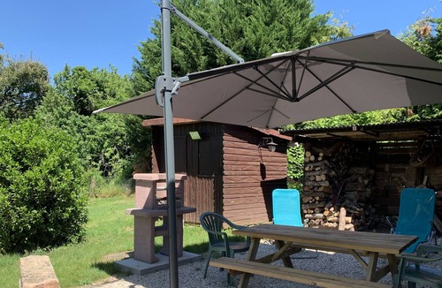 Saint-Martin-d'Heuille Ski Chalet | Chalet et Jacuzzi au Cœur du Nivernais