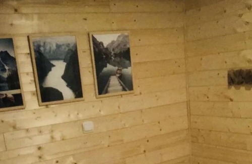 Egliseneuve-d'Entraigues Ski Chalet | Chalet '77 Proche S Besse' with Private Terrace, Wi-Fi and Air Conditioning