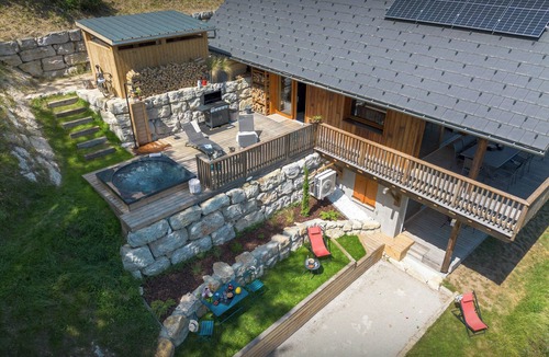 Saint-Pierre-d'Entremont Ski Chalet | Chalet Emeraude des Alpes - peaceful break in the mountains - OVO Network