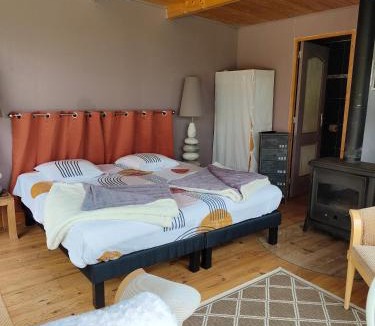 Torce-Viviers- en-Charnie Apartment | Chalet