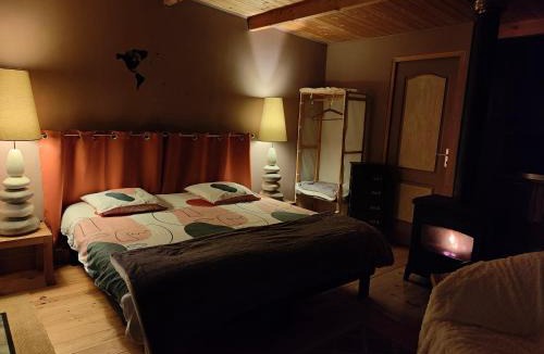 Torce-Viviers- en-Charnie Apartment | Chalet
