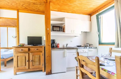 Saint-Germain-du-Teil Ski Chalet | Chalet in HARMONY with nature - 31 m² - 2 bedrooms with river views - Sleeps 6