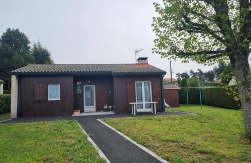 Usson-en-Forez Cottage | Chalet in Usson-en-Forez with fireplace, pets allowed and terrace