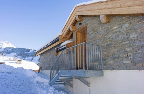 Montgenevre Ski Chalet | Chalet Isatis - luxury, space & doorstep skiing