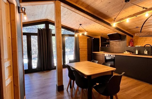 Pyrenees 2000 Ski Chalet | Chalet L'épicéa: Cozy Under the Pine Trees A 5-minute walk from the slopes and shops