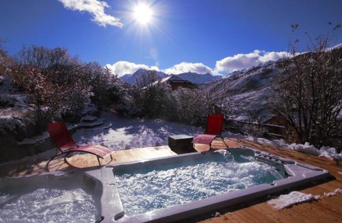 Vars Ski Chalet | Chalet le Chantelevent for 24 Guests - Slope Views, Pool & Jacuzzi